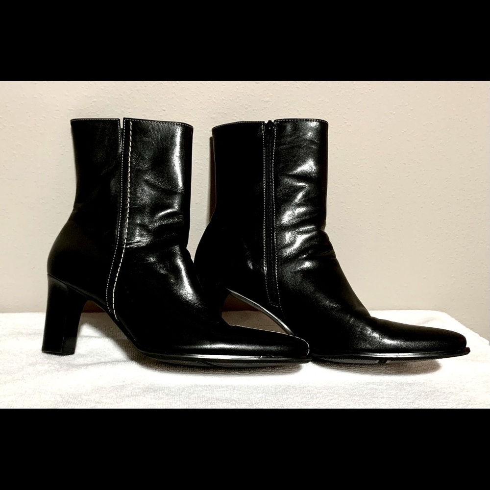 Women’s Franco Sarto size 7 heeled boots.